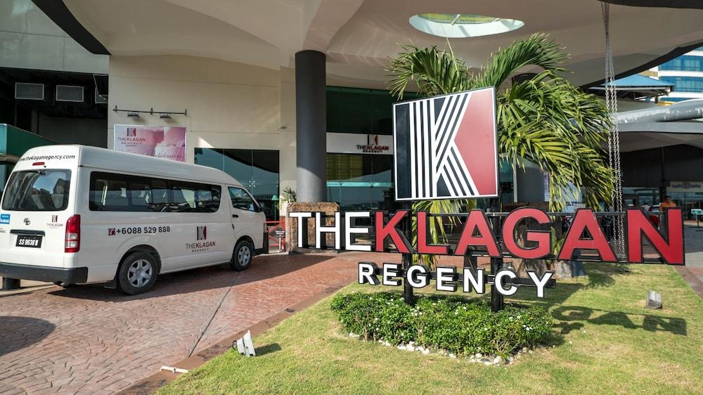 The Klagan Regency 1Borneo Hotel Kota Kinabalu Exterior photo